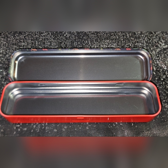 Tin Pencil Case-- Colorful Dinosaur Tin BNIB - Picture 3 of 4